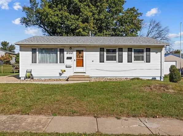 920 W 8th Ave, Marion, IA 52302
