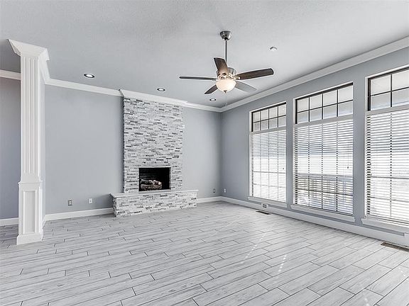 5th image of 2708 SW 116th Pl
