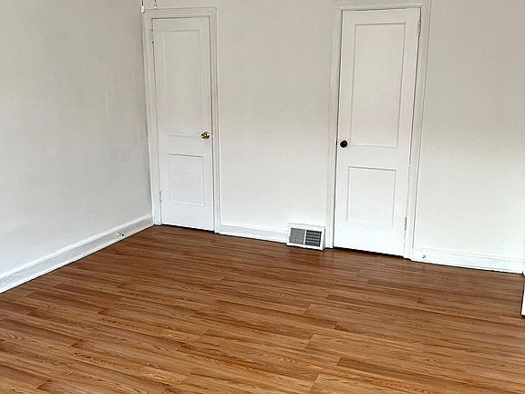 3rd image of 3218 Tyson Ave #1F