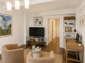 433 West 34th Street, #5E