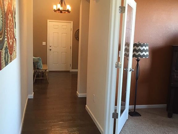 9 ft. ceilings throughout