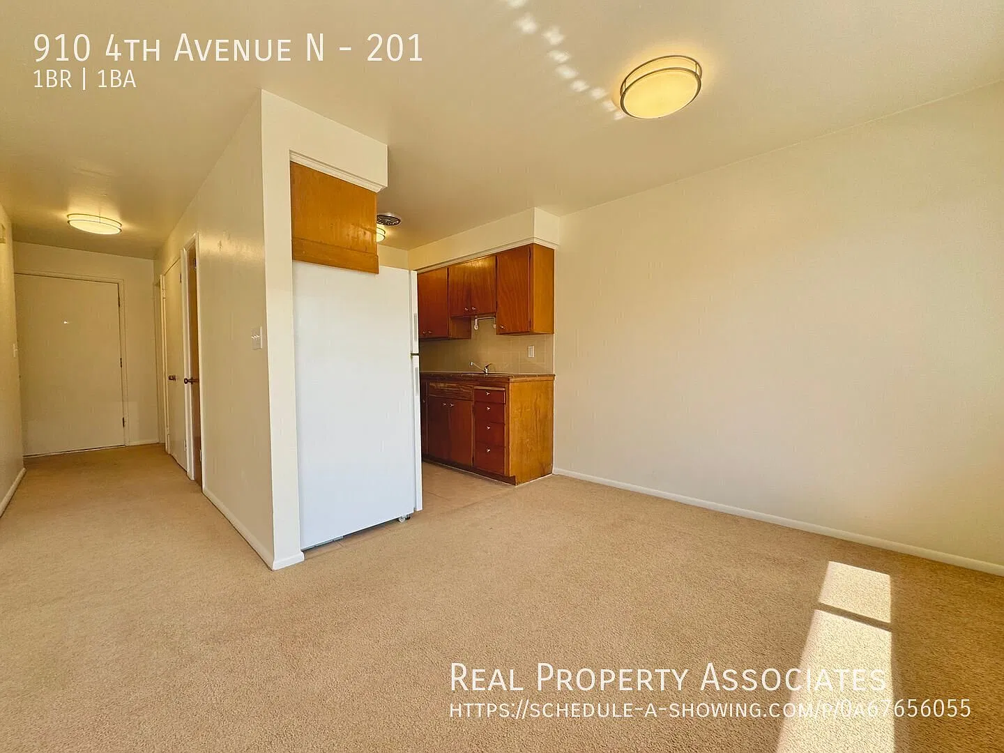 Spacious 1 Bed/ 1 Bath Apt Lower Queen Anne | Large Patio — Photo 4