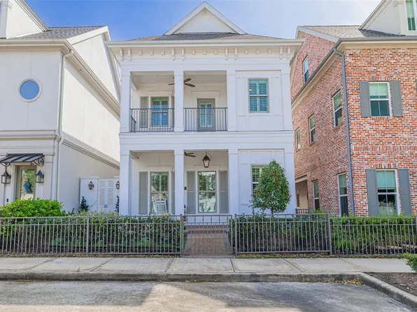 247 Green Blvd, Conroe, TX 77384