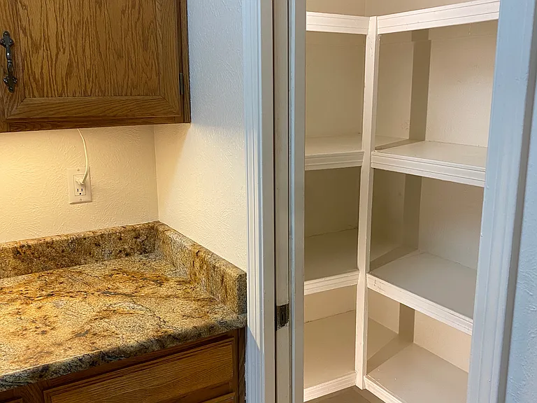 505 Oppenheimer Dr — Photo 11