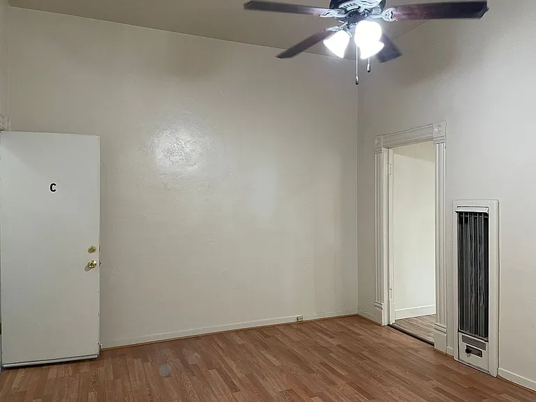 2404 K St — Photo 7
