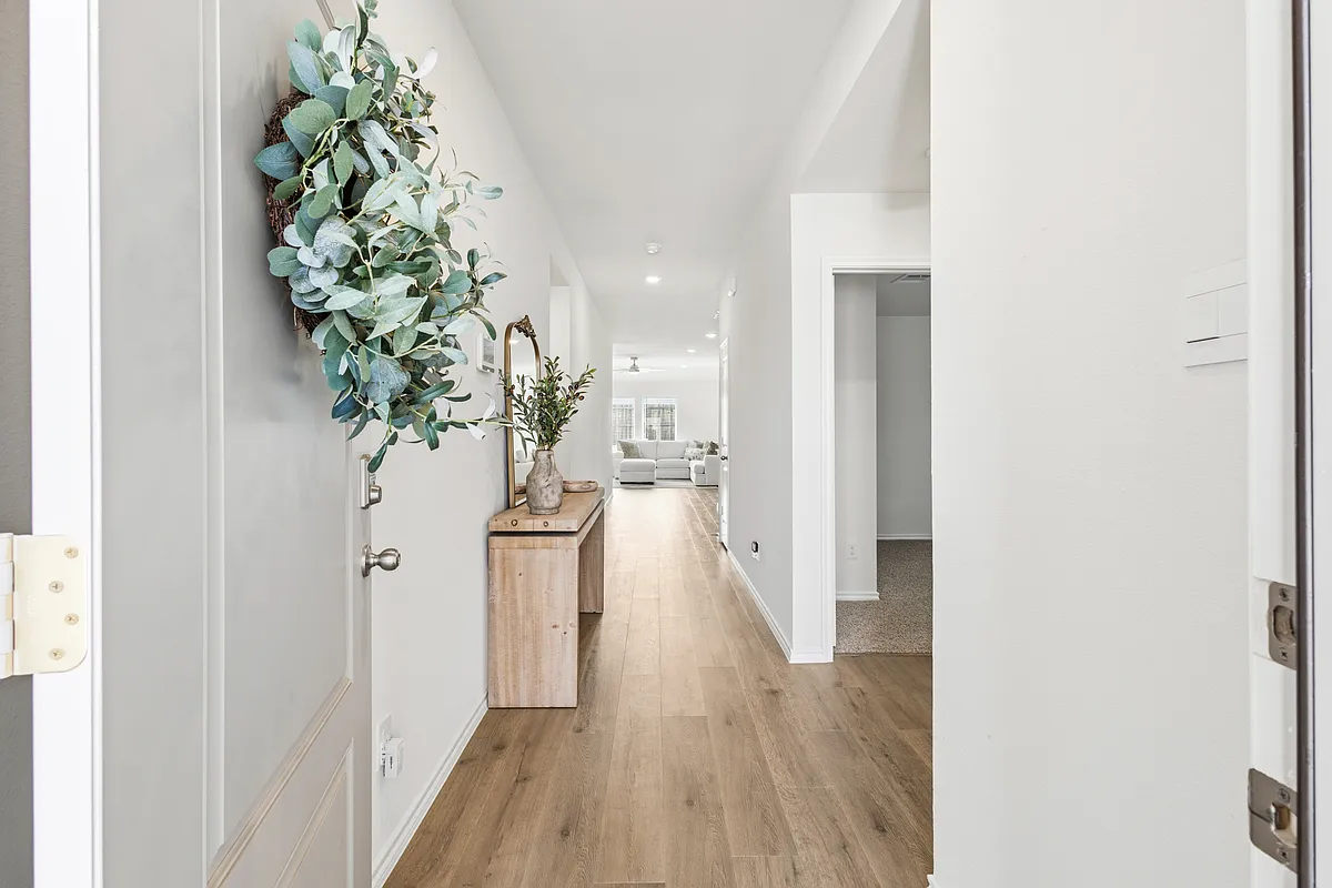 Building Photo - 4013 Pinebluff Ln