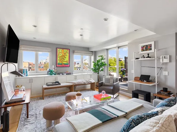 136 Powers St APT 4B, Brooklyn, NY 11211