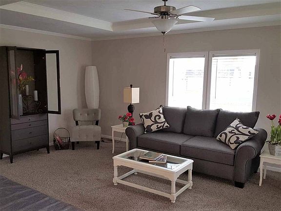 4th image of 387 Pin Oak Cir