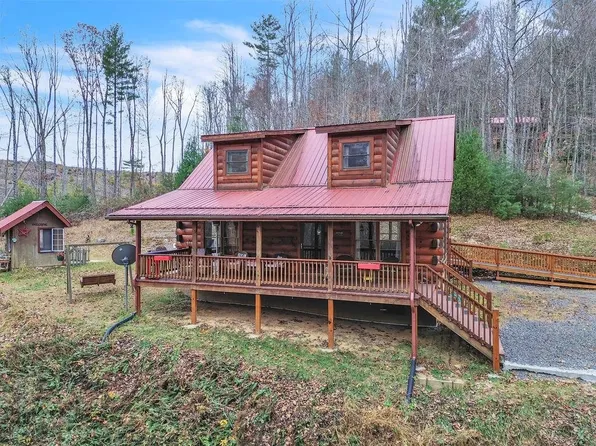 27 Current Loop, Hillsville, VA 24343