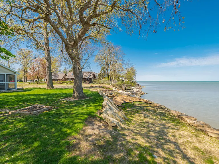 3844 Edgewater Blvd — Photo 41