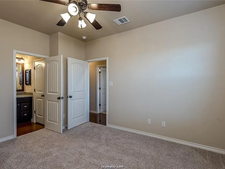 103 Deacon Dr W — Photo 8