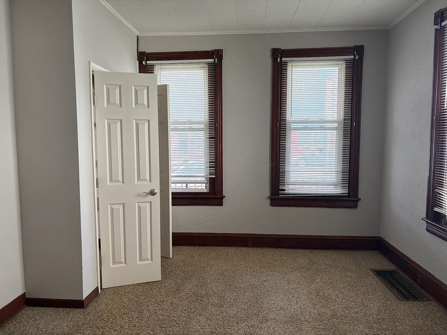 1 bed, 800 sqft, $1,500 — Photo 3