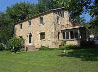 940 12th Ave S, Clinton, IA 52732