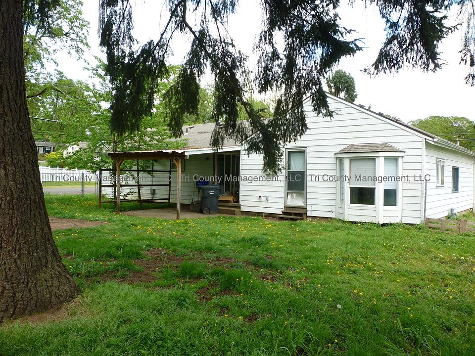 2nd image of 580 Columbia Ave
