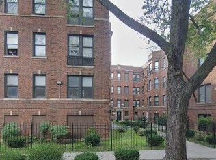 7604 S Essex Ave #203, Chicago, IL 60649