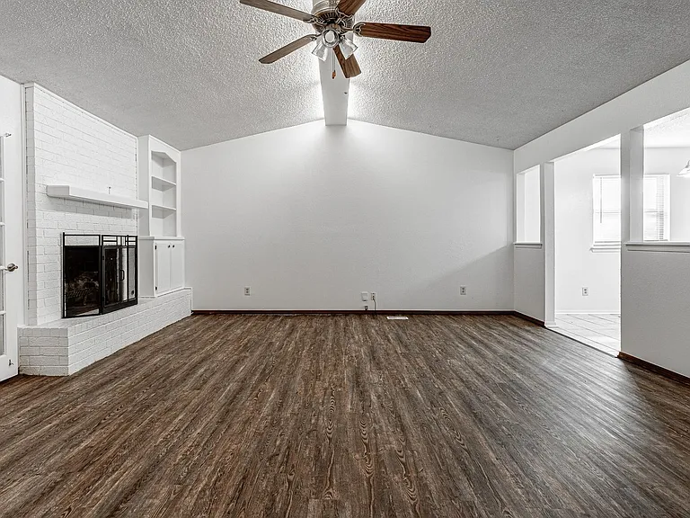 3808 Oakcliff Dr — Photo 12