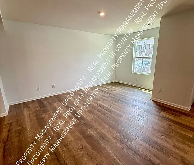 120 Fernside Ct — Photo 4