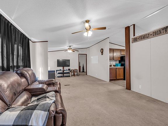 2nd image of 863 Ponderosa Dr