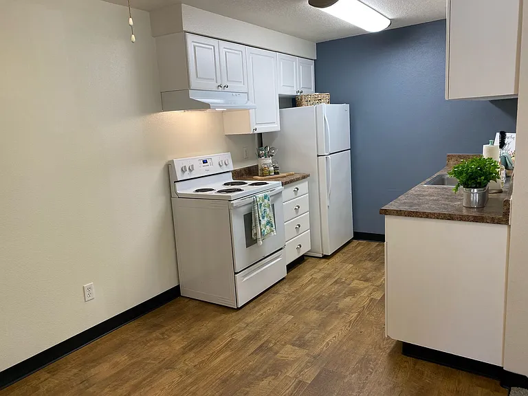 The Heights Apartments — Photo 31