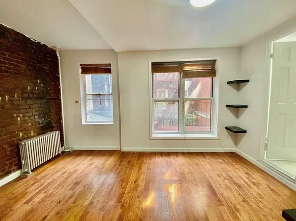 251 Elizabeth Street #5, photo 2