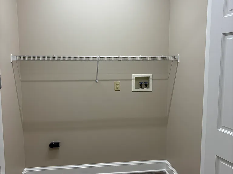 Laundry area W/D hookups