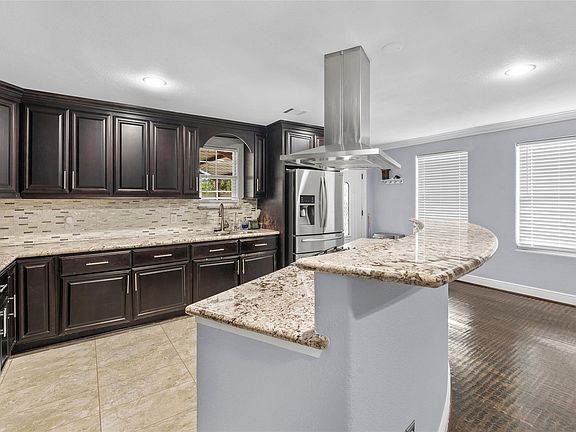 3rd image of 1022 Brooks Ave
