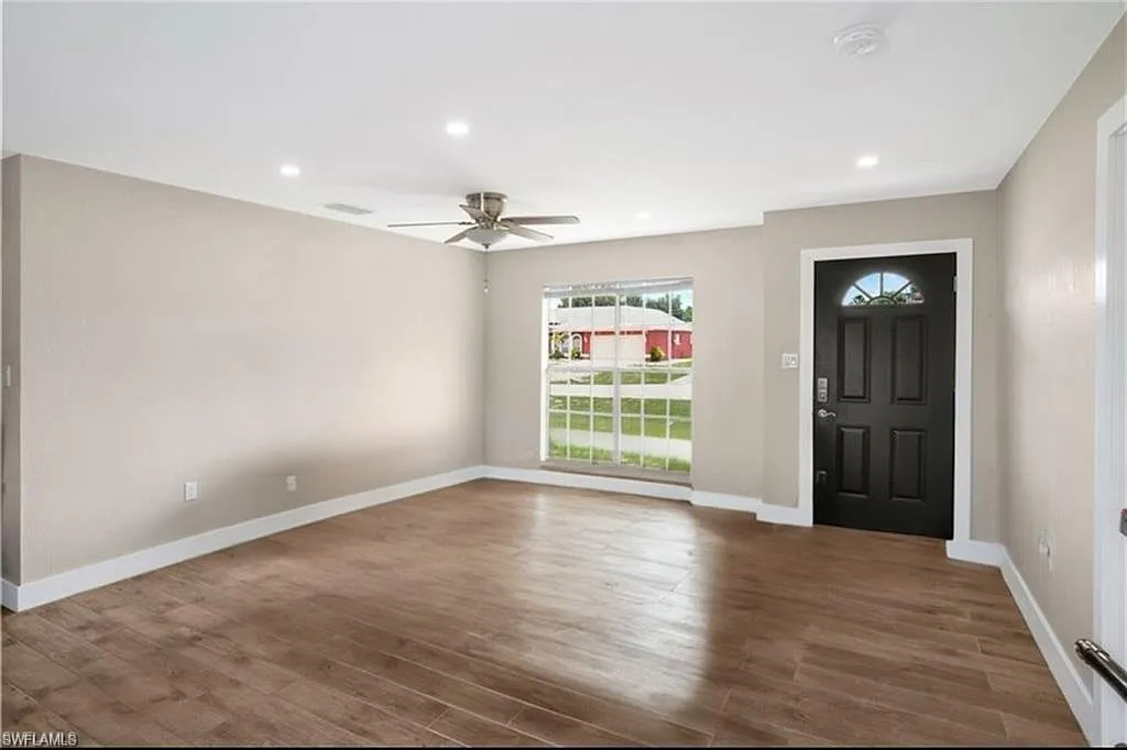3 bed, 2.0 bath, 1140 sqft, $2,600 — Photo 2