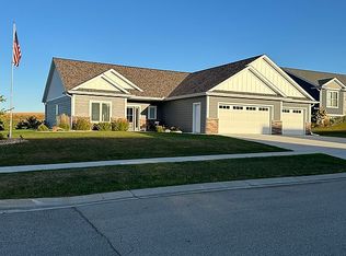 828 Grand Ridge Dr NE, Byron, MN 55920