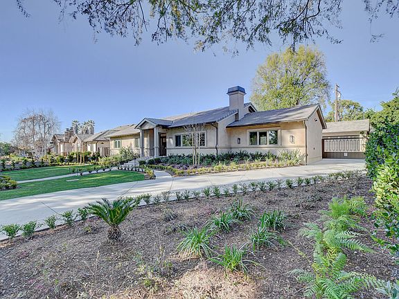 4th image of 2033 Country Club Dr