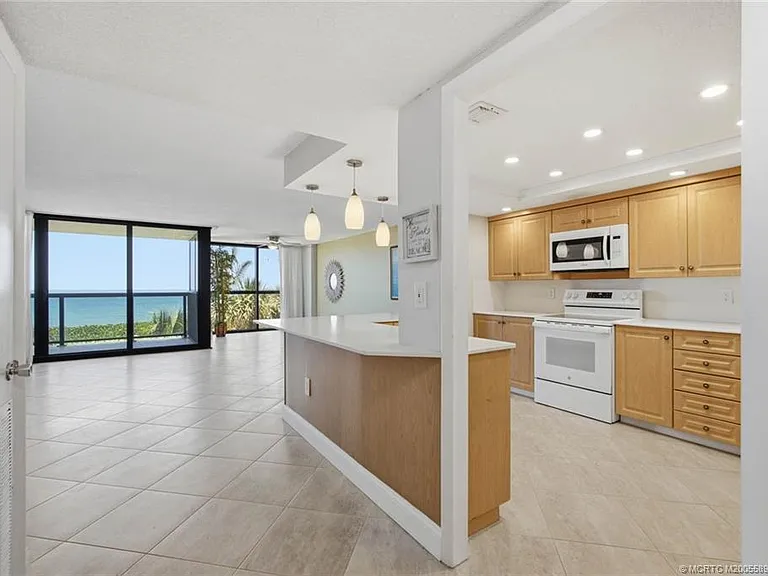 10410 S Ocean Dr #308 — Photo 9