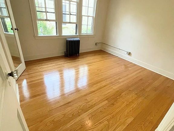 5th image of 3714 E 10th Ave