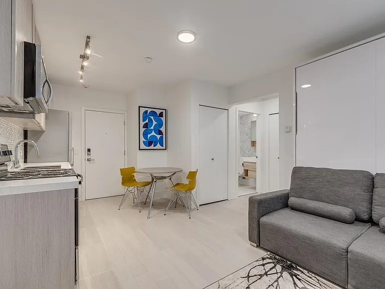 1425 Haro St #105 — Photo 5