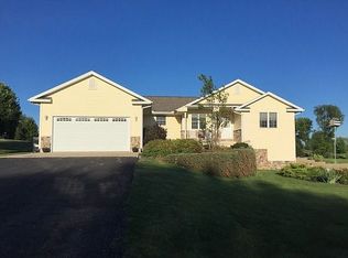 15948 Springman Ct, Sterling, IL 61081