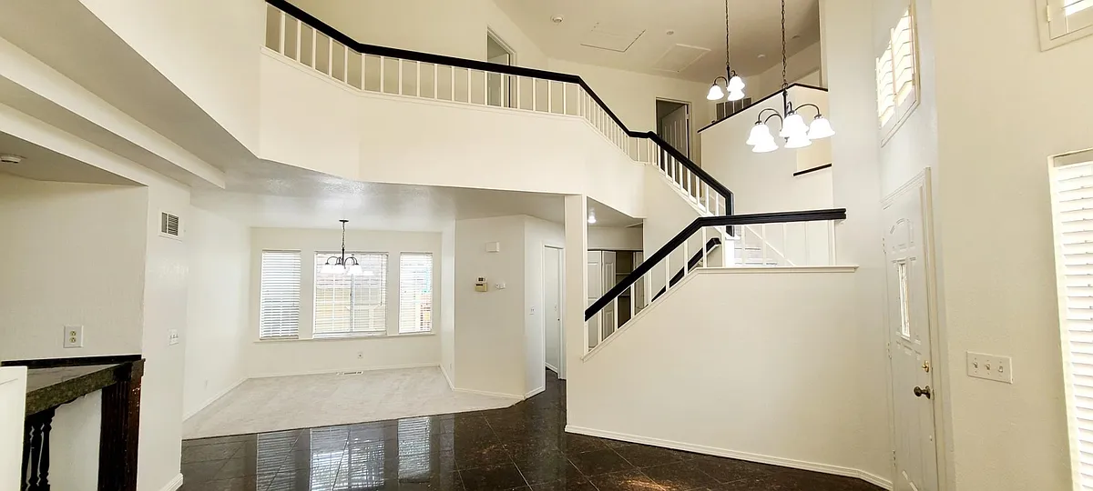 Building Photo - 549 Rolling Oak Ct