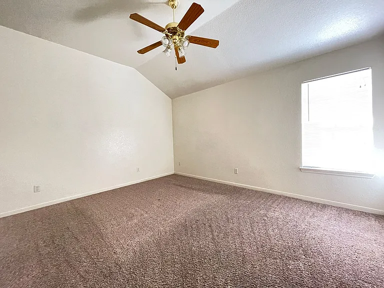 4800 John David Dr — Photo 12