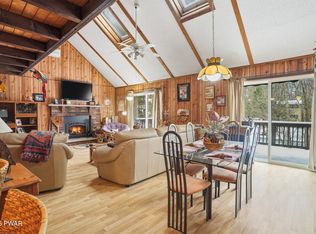 44 Woodview Ter, Lake Ariel, PA 18436