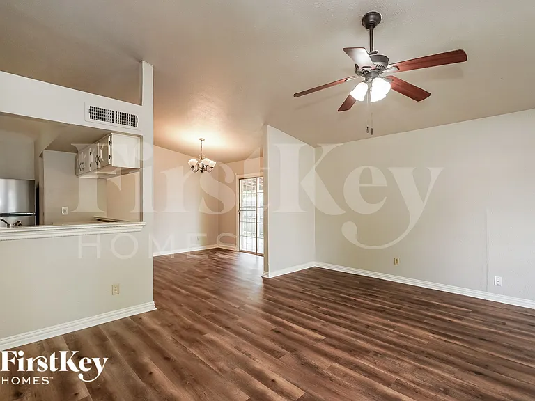 7116 Wayfarer Trl — Photo 6