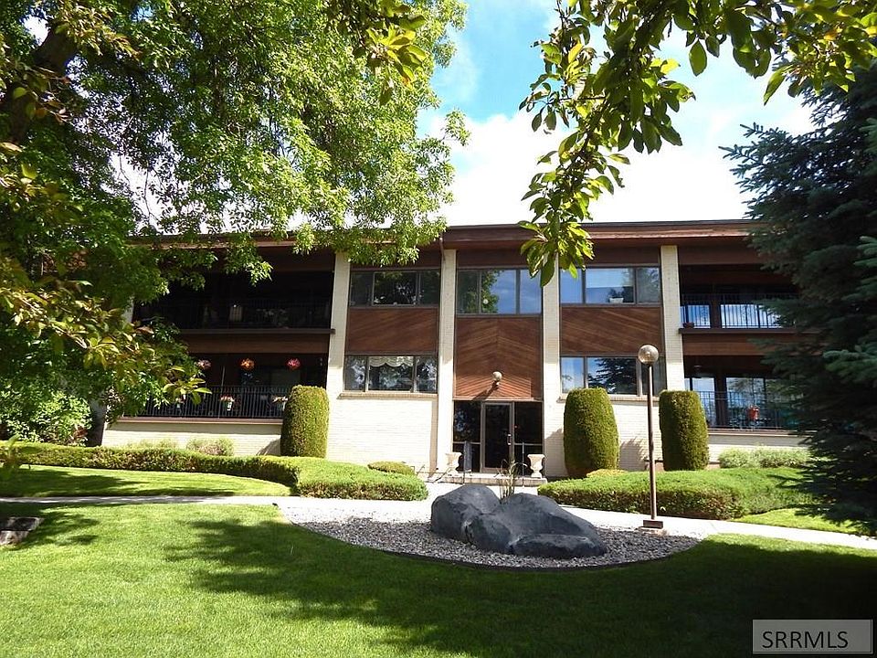 1st image of 463 Parkway Cir #463