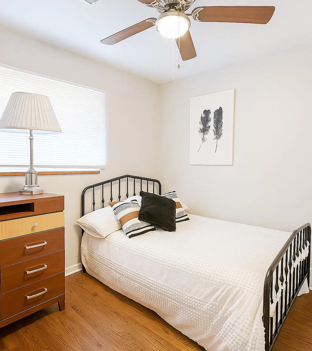 4 bed, 2.0 bath, 1675 sqft, $615 — Photo 2