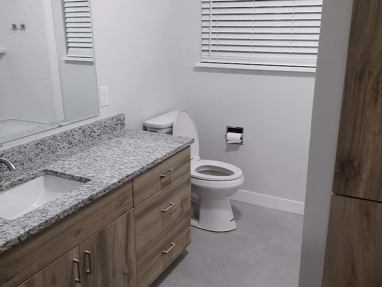 510 W Whitman St #4 — Photo 7