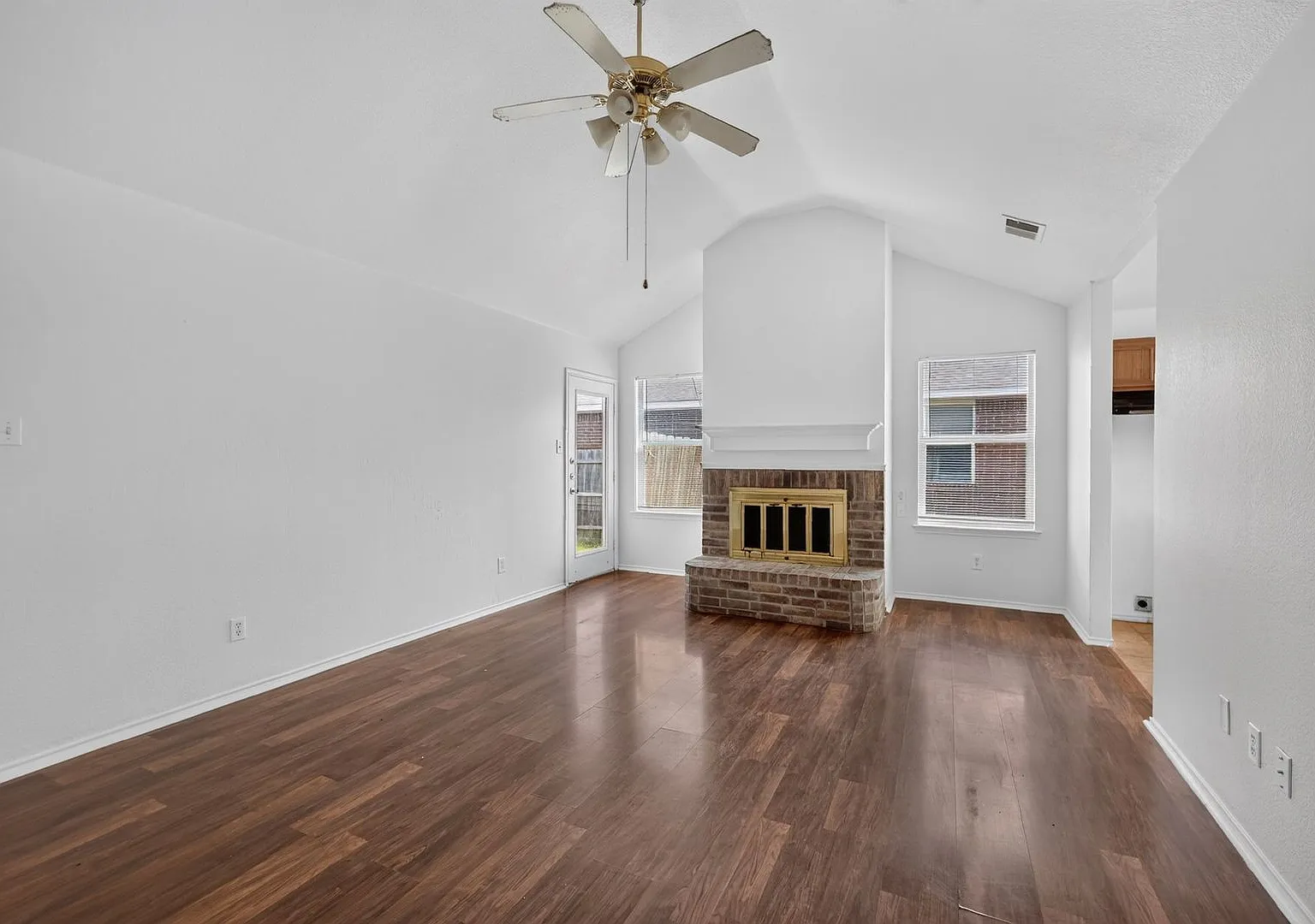 Quaint 3 bedroom, 2 bathroom home in Princeton, TX! Free second month of rent special! — Photo 4
