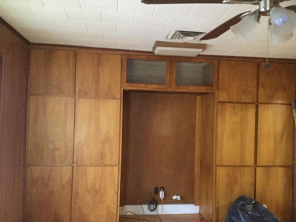 Entertainment Center and cable ready.