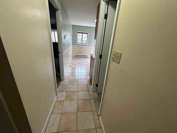 4th image of 81 Nicholas Rd APT A