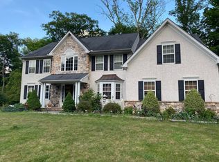 399 Shawnee Valley Dr, East Stroudsburg, PA 18302