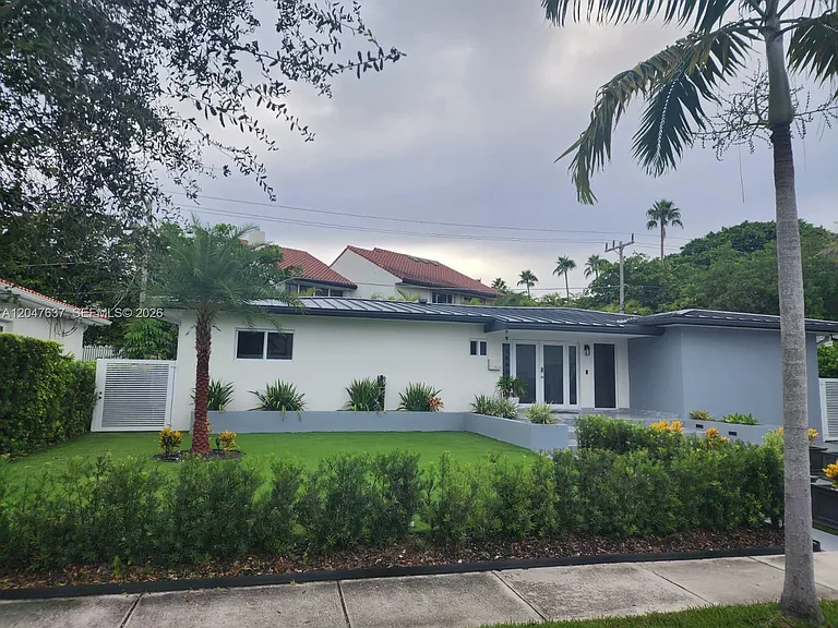 3504 Crystal View Ct — Photo 4