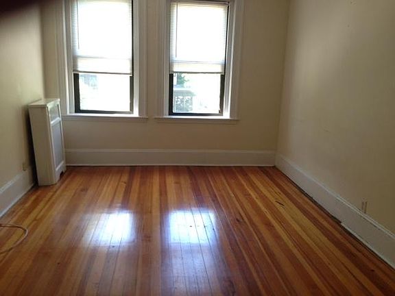 4th image of 281 Saint Paul St #12