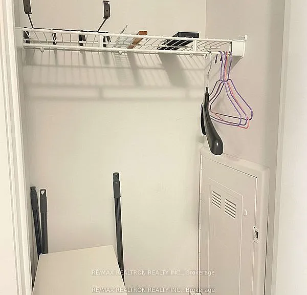 2221 Yonge St #1007 — Photo 7