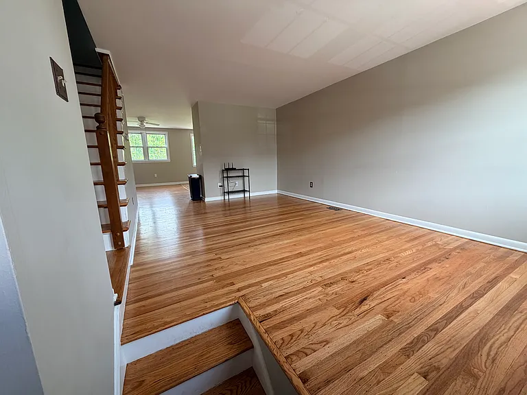 349 Mary St — Photo 2