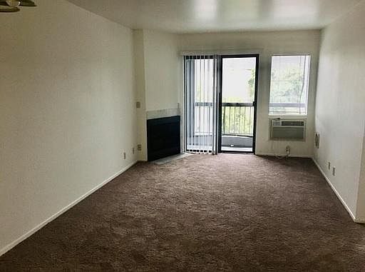 4th image of 711 Wilcox Ave #210