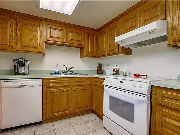 2nd image of 17283 Voorhes Ln